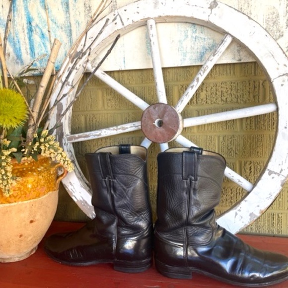 Men's Justin Black Leather Roper Boots, Style 3133 - Size 8 1/2 D - Picture 2 of 9